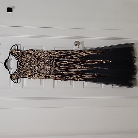 PROM or Wedding Black and Gold Gown |  Medium - Picture 1 of 16
